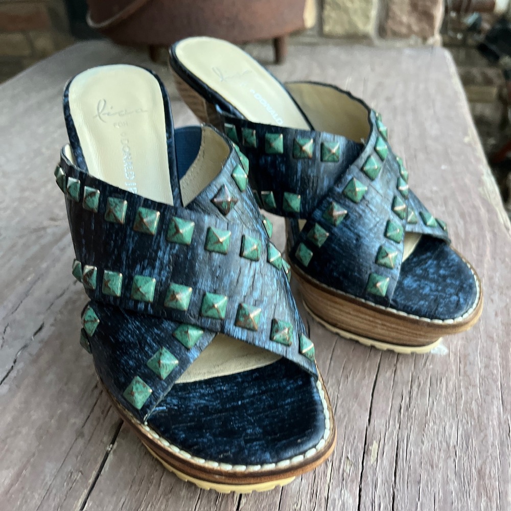 Lisa for Donald J Pliner Navy Studded Platform Wood Heels Turquoise Accents 6.5